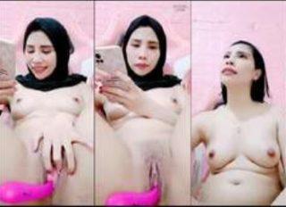 Video Bokep: Sexygirl Tocil Hijabers Colmek Santuy Desah Nikmat Ahh