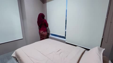 nonton bokep Wanita Berjilbab dengan Kebaya Merah Kembali ngentot