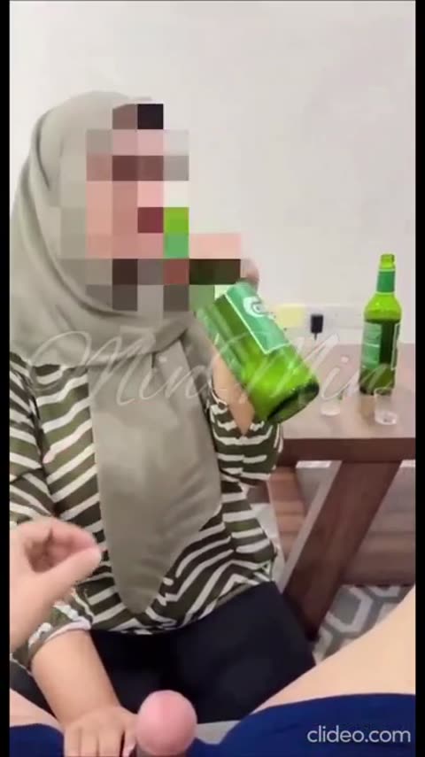 Nonton Bokep Minum Dulu Sebelum Melanjutkan Berhubungan