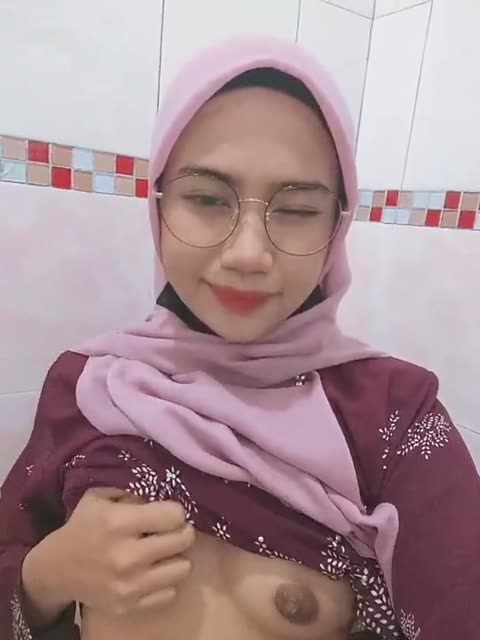 Nonton Bokep Vita Hijabers Menawan Beraksi