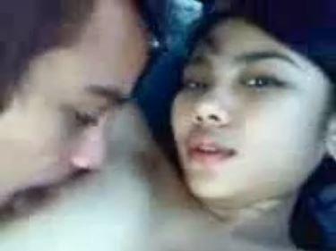 Video Bokep: Cewek Manja Ngentot di Hotel dengan Pacar